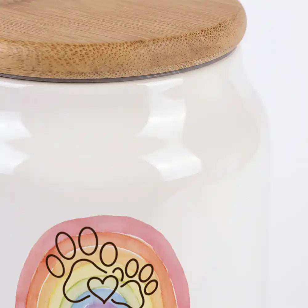 Personalisierte Tierurne Regenbogen-Pfote – Nahaufnahme der glänzenden Keramik und des Bambusdeckels