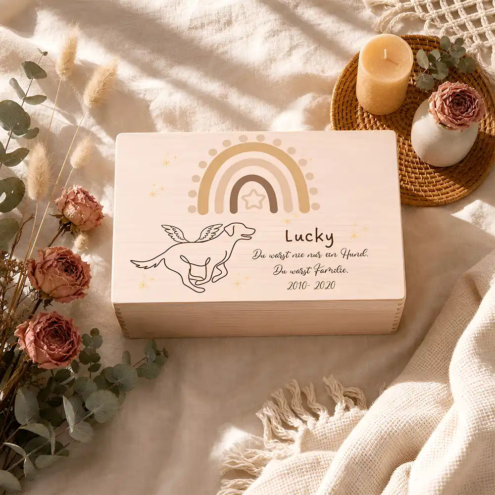 Tierurne Hund Holz – Boho-Regenbogen mit Engelshund, Ambiente Gedenkecke