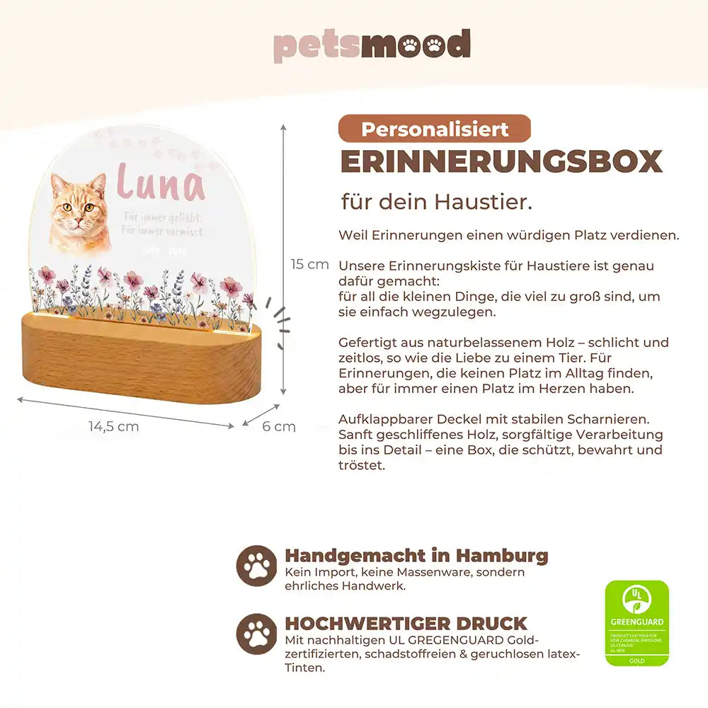 Personalisiertes Nachtlicht Haustier Andenken Wildblumen-Wiese & Pfötchen – Detail Buchenholz-Sockel