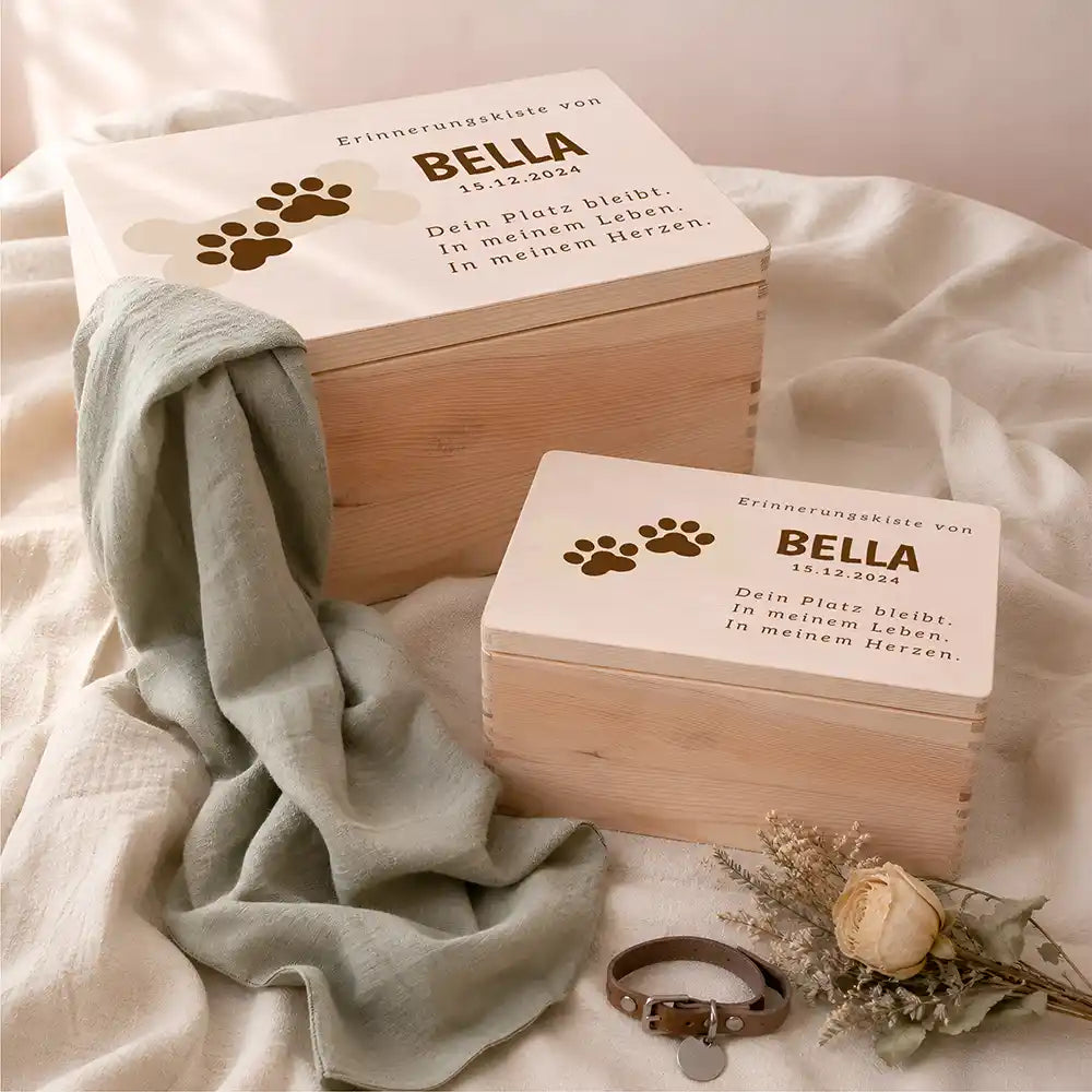 Tierurne Hund Holz – Knochen mit Pfötchen, Zwei Größen mit Halsband